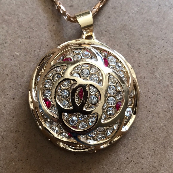 Long chain with pendant - Picture 2 of 2